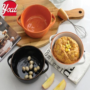 2018 hot sale round shape bread Bake Dish Ceramic Bakeware with two handle