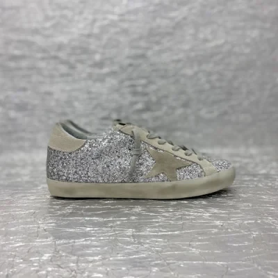 2023 Best Quality Cheli Hot Sell Super-Star in Silver Glitter with Ice-Gray Suede Star Ggdb Sneakers with Free Shipping