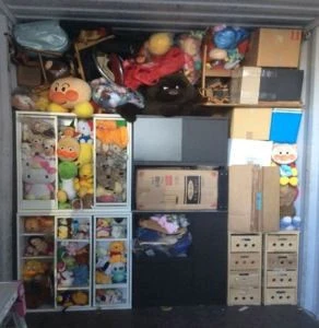 Used household goods in 40ft container from Japan, table, chair, tableware, kitchen items