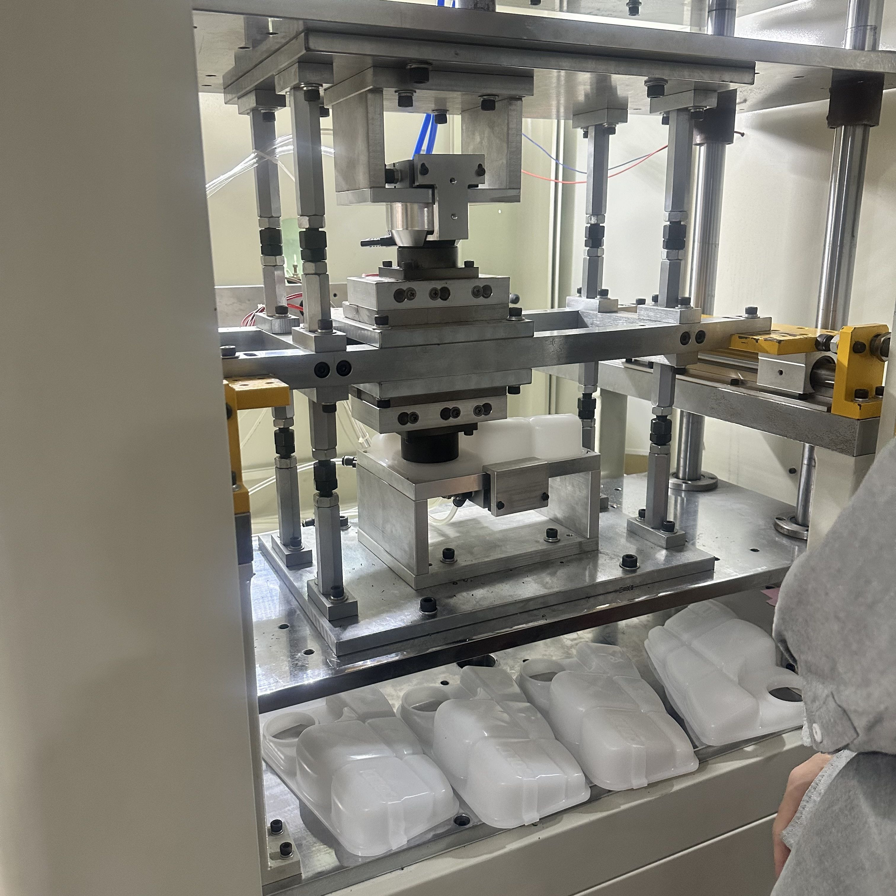 Buy Custom Plastic Injection Molding Service In China from Sungplastic ...