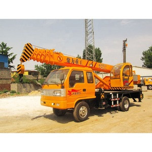 Construction machinery 6T flatbed small boom truck crane