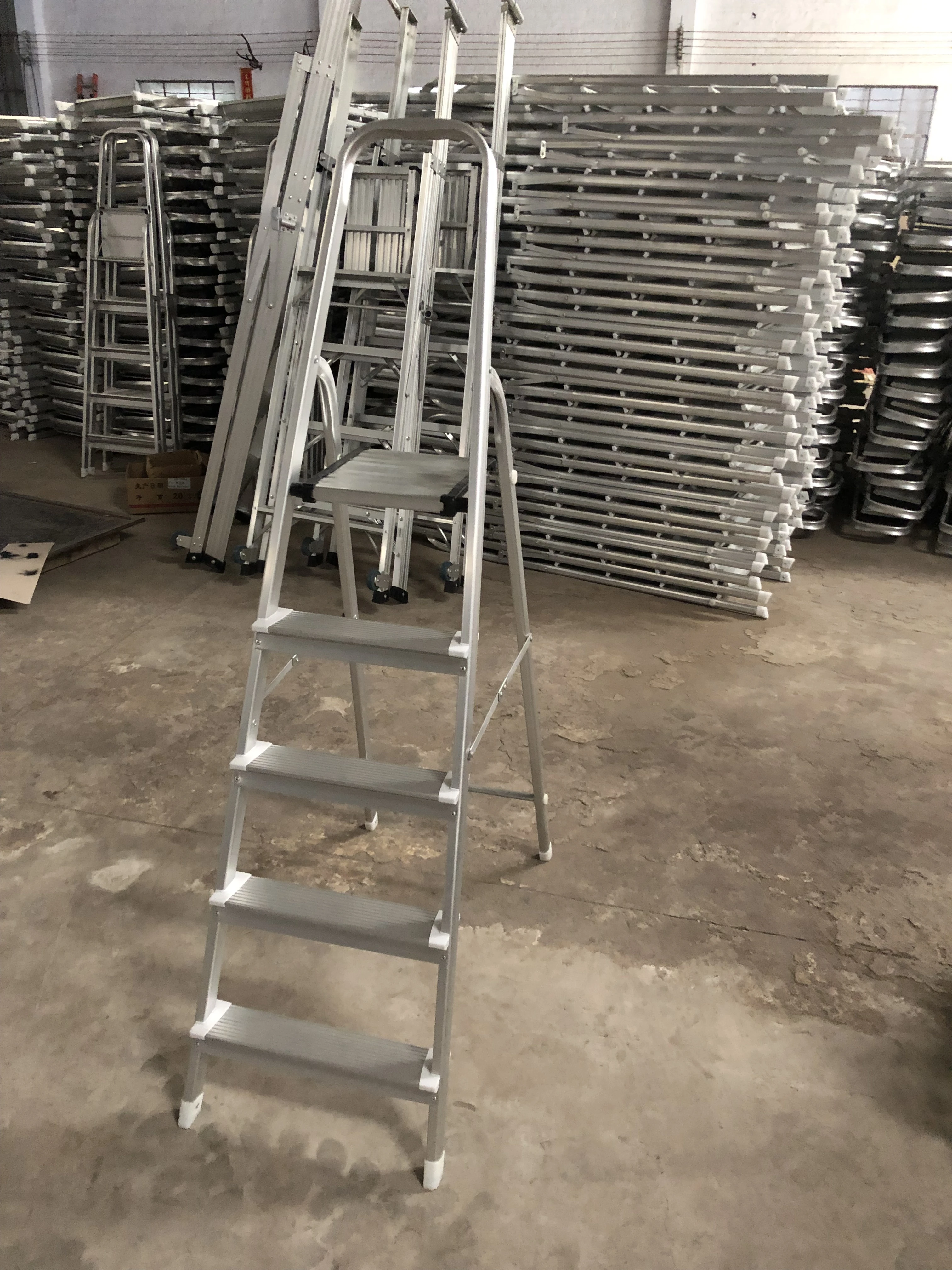 domestic aluminum lightweight household 3/4/5 folding ladder with handrail