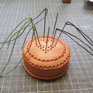 Household Sewing Pin Cushion Needlework Round Sewing Supplies Leather Pin Organizer