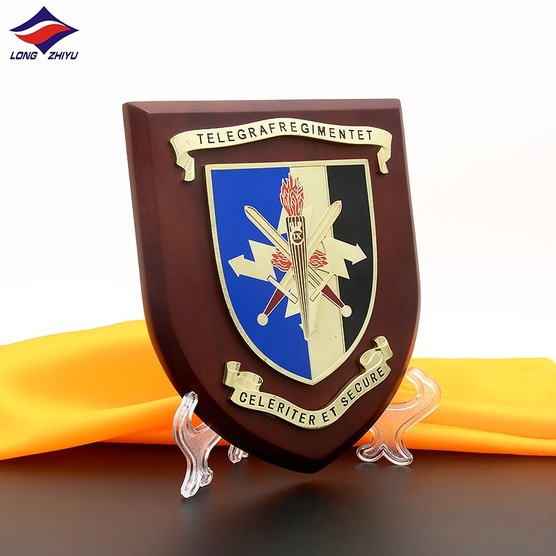 Longzhiyu 13years manufacturer wood shield MDF plaque  Custom Design Blank Wooden and Metal Shield Trophy Wall Award Pl