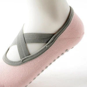 MEIKAN Wholesale New Colorful Cotton Anti Slip Soft Silicone Sole Dance Sox Custom Non Slip Women Grip Yoga Socks for women