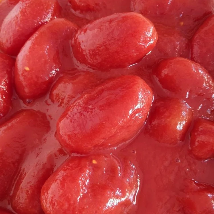 Whole peeled tomato in cans
