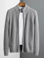 Men's solid zippered pleated tops, slim-fit knits, warm and stylish sweaters, customizable
