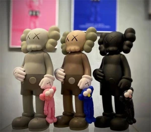 The 28CM Kaws Share Companion Vinyl With Original Box Action Figure