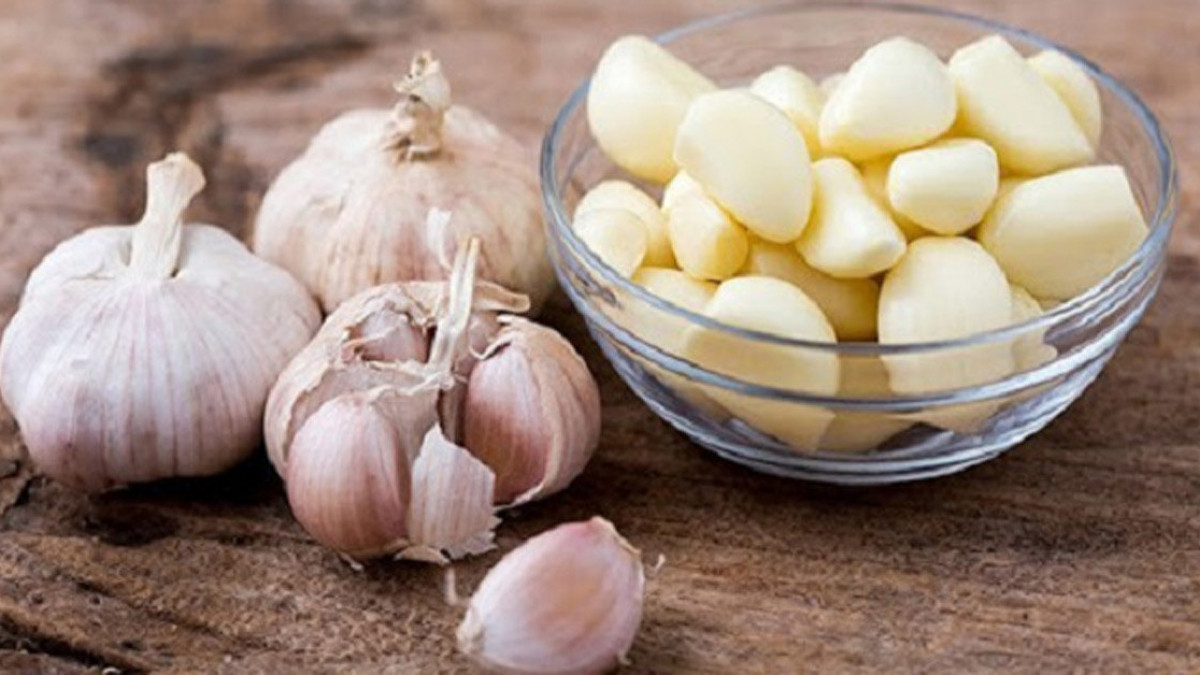 100% pure and natural manufactory price with Garlic Essential oil for produced cosmetic and medicine product for health