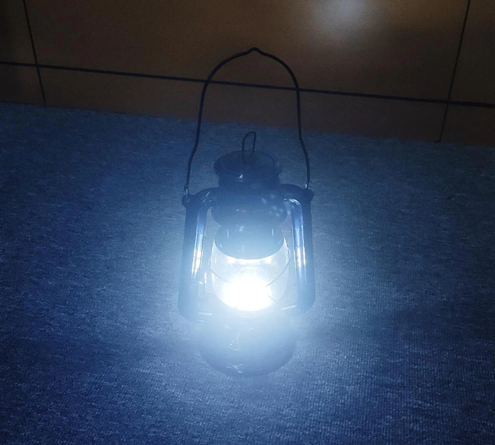 2019 Iron frame kerosene lamp glass lantern home decoration holding light for festival Christmas decor