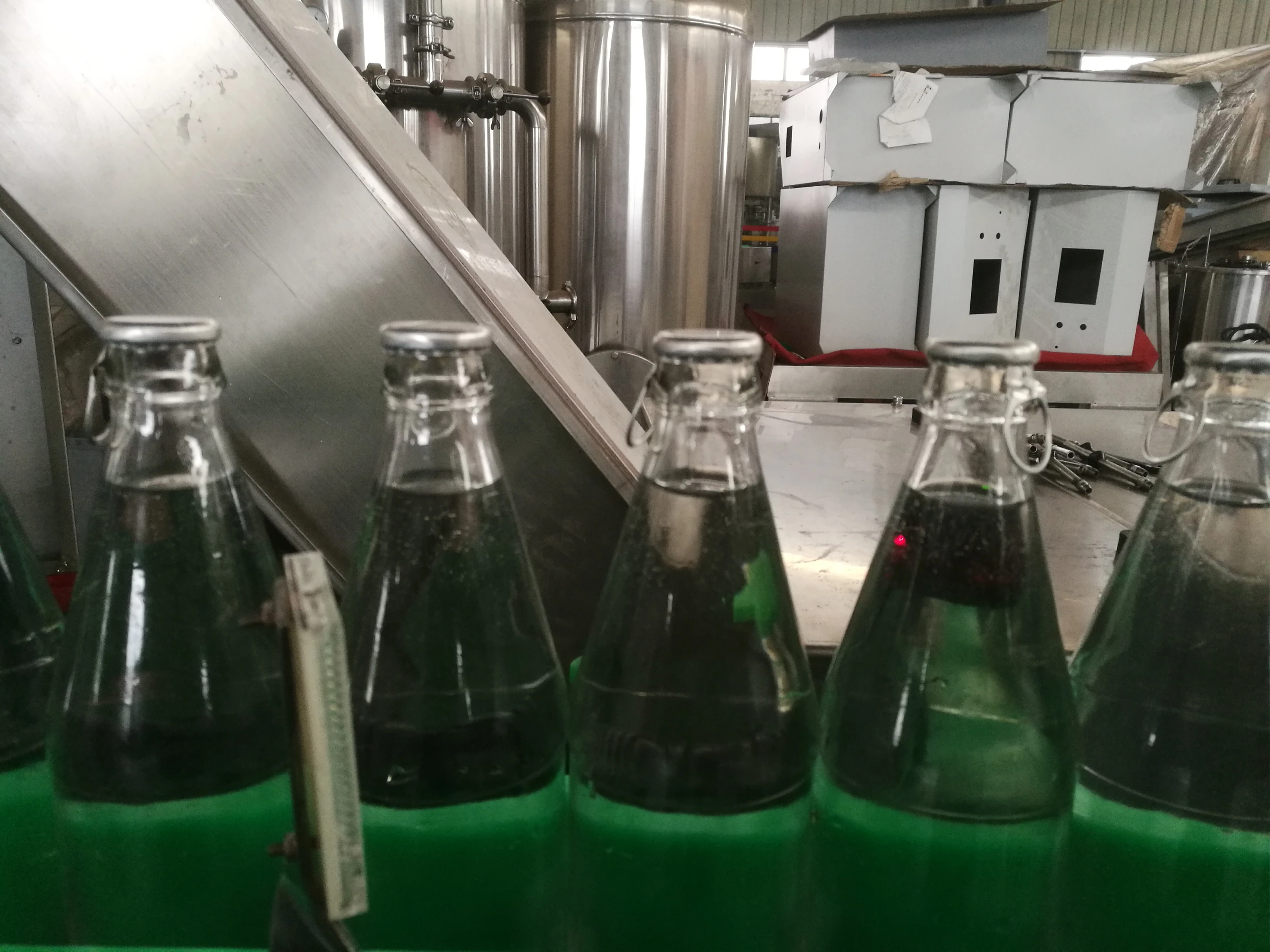 Automatic Glass Bottle Alcoholic Drink Bottling Machine / Plant / Line