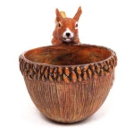Customized handmade plastic flower pot and cheap resin flower vase with squirrel design for livingroom