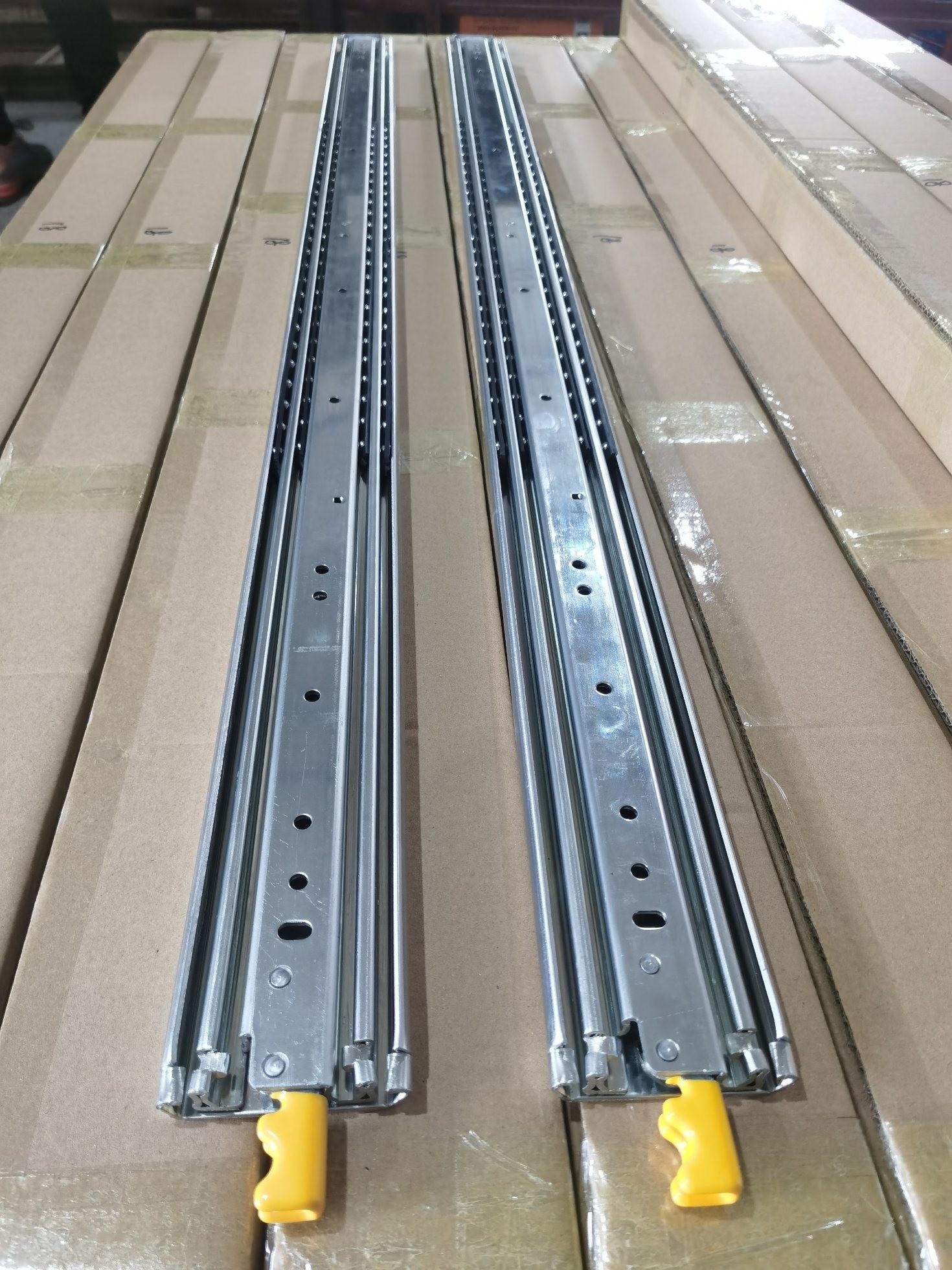 Gefieca 1300mm Length 76mm Width Heavy Duty Ball Bearing Drawer Slide with Lock System for Tooling Box /RV Car Cabinet