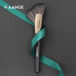 MAANGE private label makeup tools face brush single bevel sickle strip blush Highlighting Contour brush