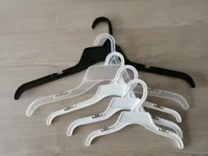 Plastic Top Clothes Hanger for Children, Women and Men