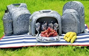 Shoulder picnic bag with 2 Person Cutlery Set and cooler compartment