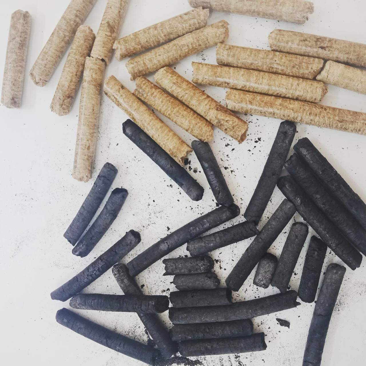 Wholesales RICE HUSK PELLETS BRIQUETTES high quality with best price, fast delivery long burning time Eco FREE SAMPLE Viet Nam