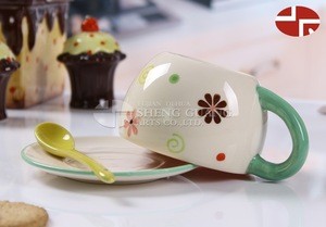 Ceramic ice-cream and snow decorative painting design coffee cup and saucer set