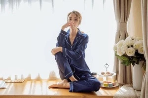 Cheap wholesale sexy night dress winter sleepwear luxury nightgown satin sleepwear women silk pajamas