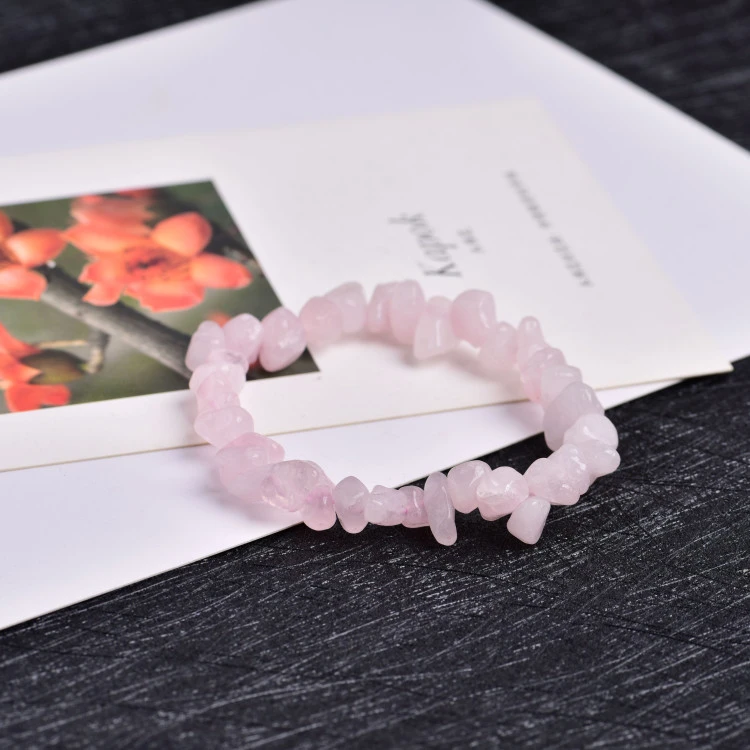 China wholesale fashion natural crystal rose quartz crushed stone bracelet for men and women