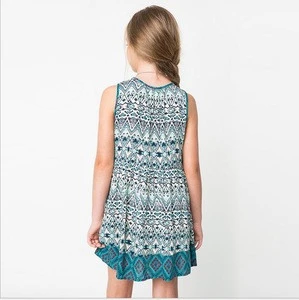 E0435A In the summer, the great childrens national wind belt dresses with flowers