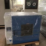 Heating oven for melt blown cloth mould