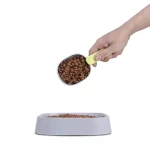 Pet Tools Cats Puppies and Small Dogs Measuring Spoon Pet Food Scoop with Ergonomic Bag Clip Handle