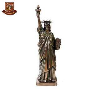 Wholesale fashion handmade craft resin material statue of liberty souvenirs