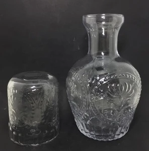 wholesale glass water carafe bottle with lid