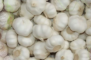 Garlic and Peeled Garlic