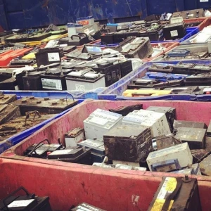 Battery Scraps High grade Car battery Drained lead battery scrap for sale