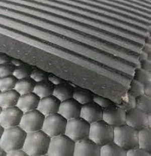 Haima Rubber stable mat – Hammerhead design with Grooved bottom and Plain edge