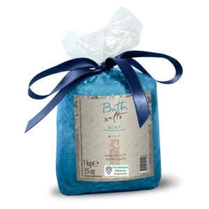 Bath aromatherapy salts with essential mint oil