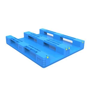 Heavy-duty Hygienic Plastic pallet with 3 runners and solid deck