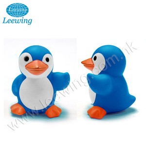 Hot Sale Cute Bath Toys for Kids Plastic PVC Customized Vinyl Animal Penguin Squeaky Mini Water Shower Bath Toy