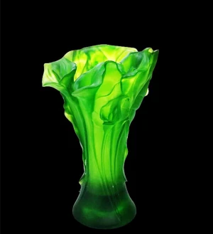 latest European lily  flower shaped glass vase