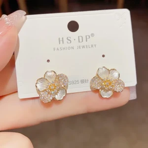 Light Luxury Sweet Micro Flower Stud Female s925 silver Needle Niche Design High-grade Earrings