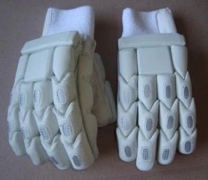 New custom cricket batting gloves