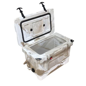PP PU PE 18l water camping cooler box with wheels and hand lever