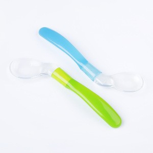 Wholesale Silicone Baby Feeding Utensil Curved Handle Training Curved Baby Eating Spoon