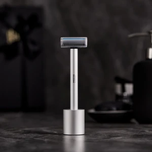 2020 New Design Vibrating Shaving Razor With Metal Handle And Stand