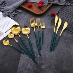 Amazon  flatware set 24pcs  in one set golden cutlery set planner with packing box