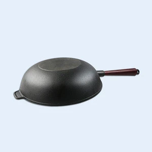 Cast Iron Wok With Glass Lid
