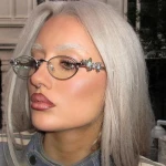 Luxury Diamond Glasses Female 2024 Fashion Shades Sunglasses Small Oval Metal Frame Rhinestone Sun Glasses For Women