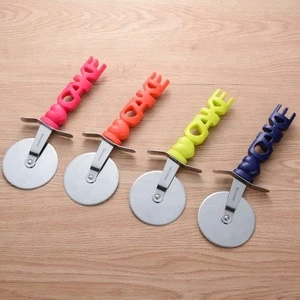 New Design Kitchen Gadgets Pizza Cut Pizza cutter slicer kitchen pizza tool with cake handle