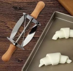 New hot sale stainless steel kitchen triangle dough wheel knife wheel knife croissant baking tool