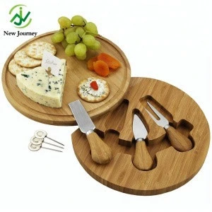 Round and eco-friend Bamboo Cheese Board with Cutlery Set
