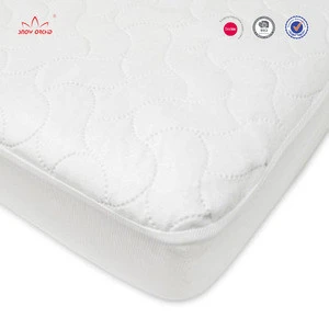 White soft hypoallergenic waterproof fitted crib and toddler baby protective mattress pad cover for baby