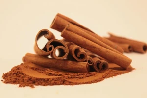 Quality Cinnamon Powder and Cinnamon Roll