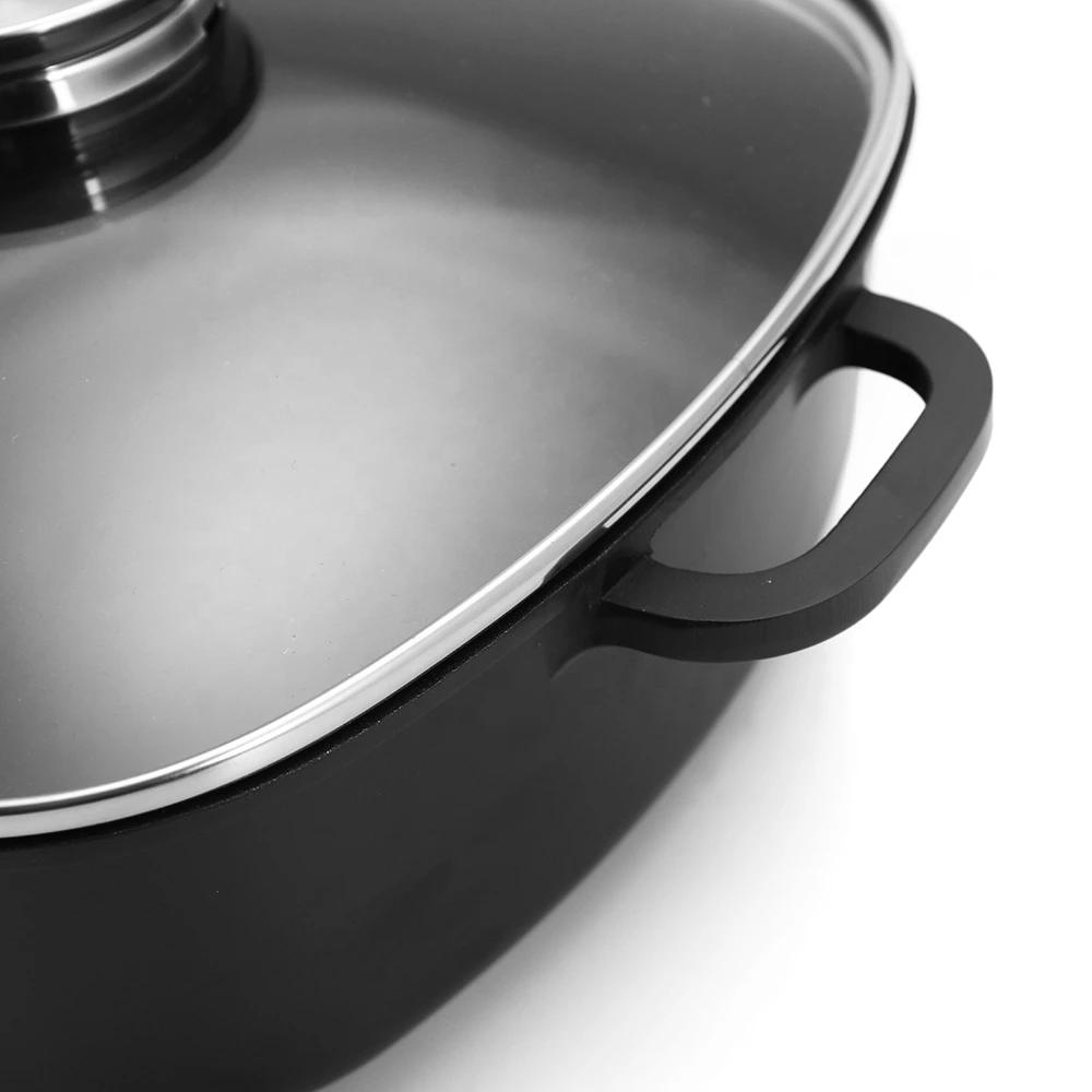 Classical die-cast aluminum shallow casserole with glass lid and black non stick coating